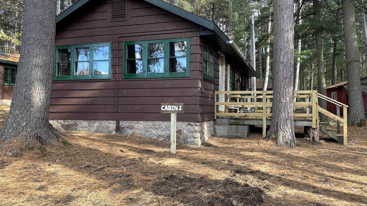 Rhinelander Cabin | Cozy 2-bedroom cabin on Wisconsin River Chain -n200' from the Beach Bar & Grill