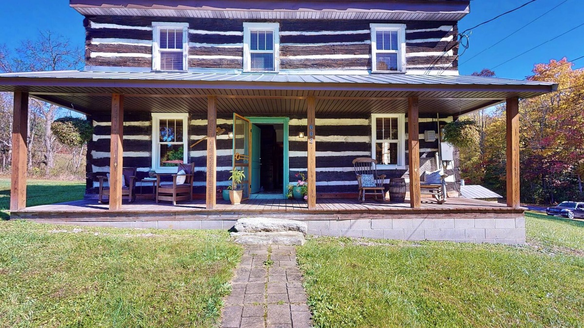 Saxon Cabin | Cozy 2-bedroom cabin built in 1855 with WiFi