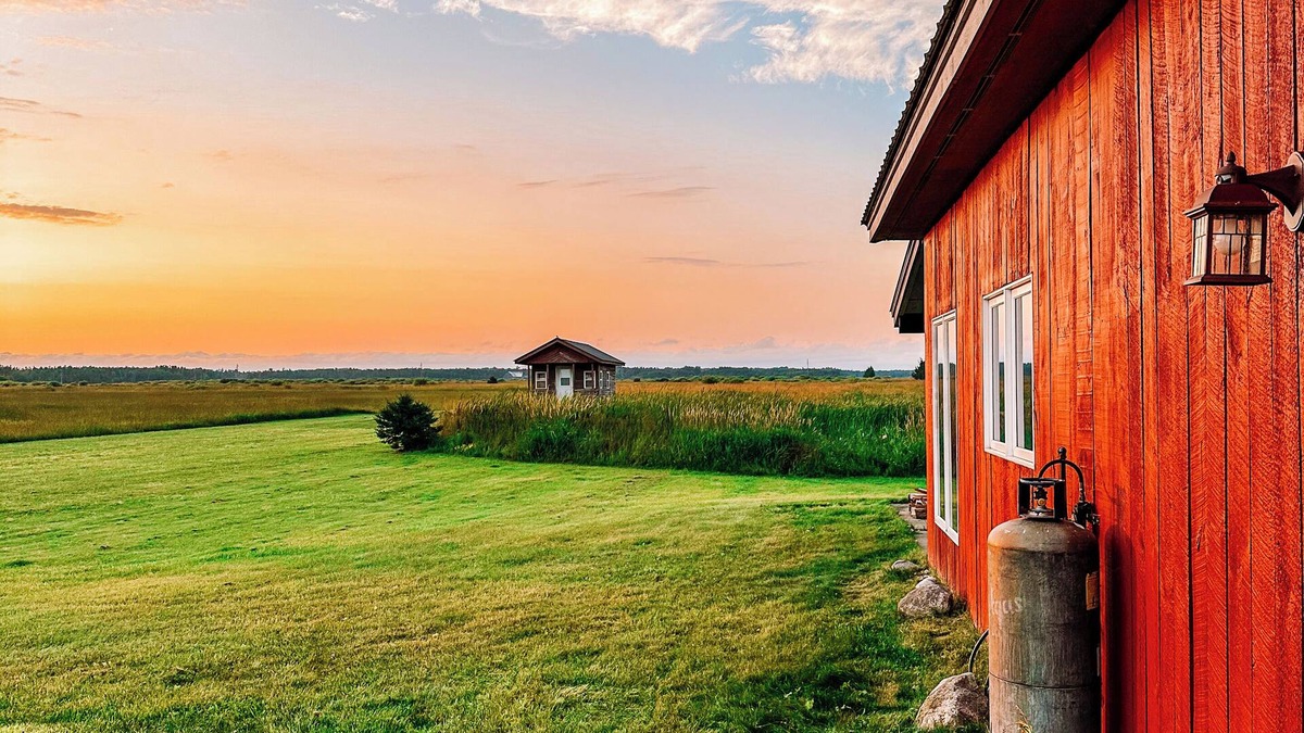 Kincheloe Cabin | Cozy 2-bedroom cabin in charming Pickford with WiFi