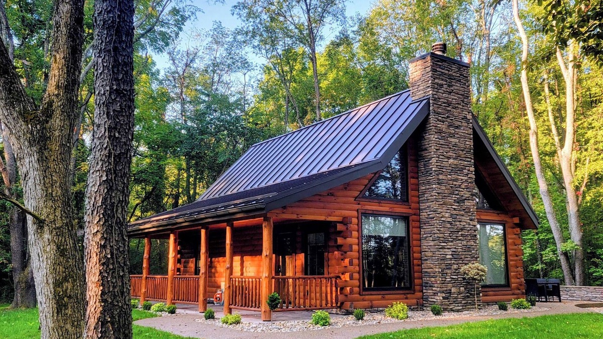 Gambier Cabin | Cozy 2-bedroom cabin in near Gambier, peaceful woodland setting