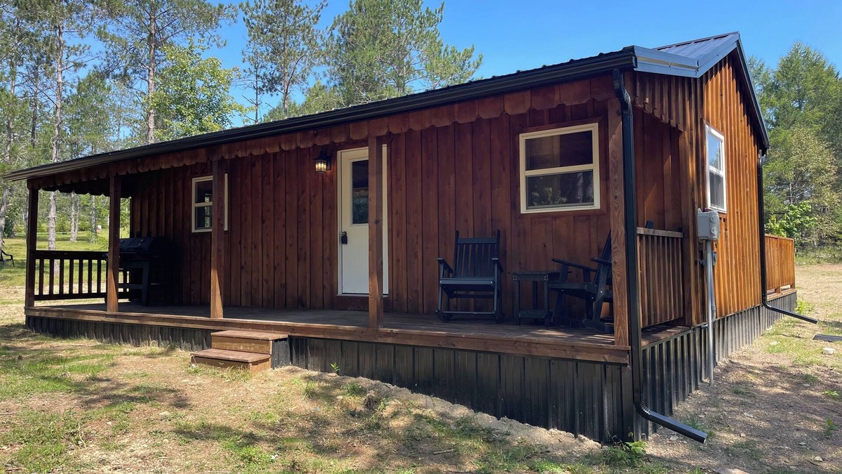 Benezette Cabin | Cozy 2-bedroom cabin in charming Benezette, just 1 mile from visitors center.