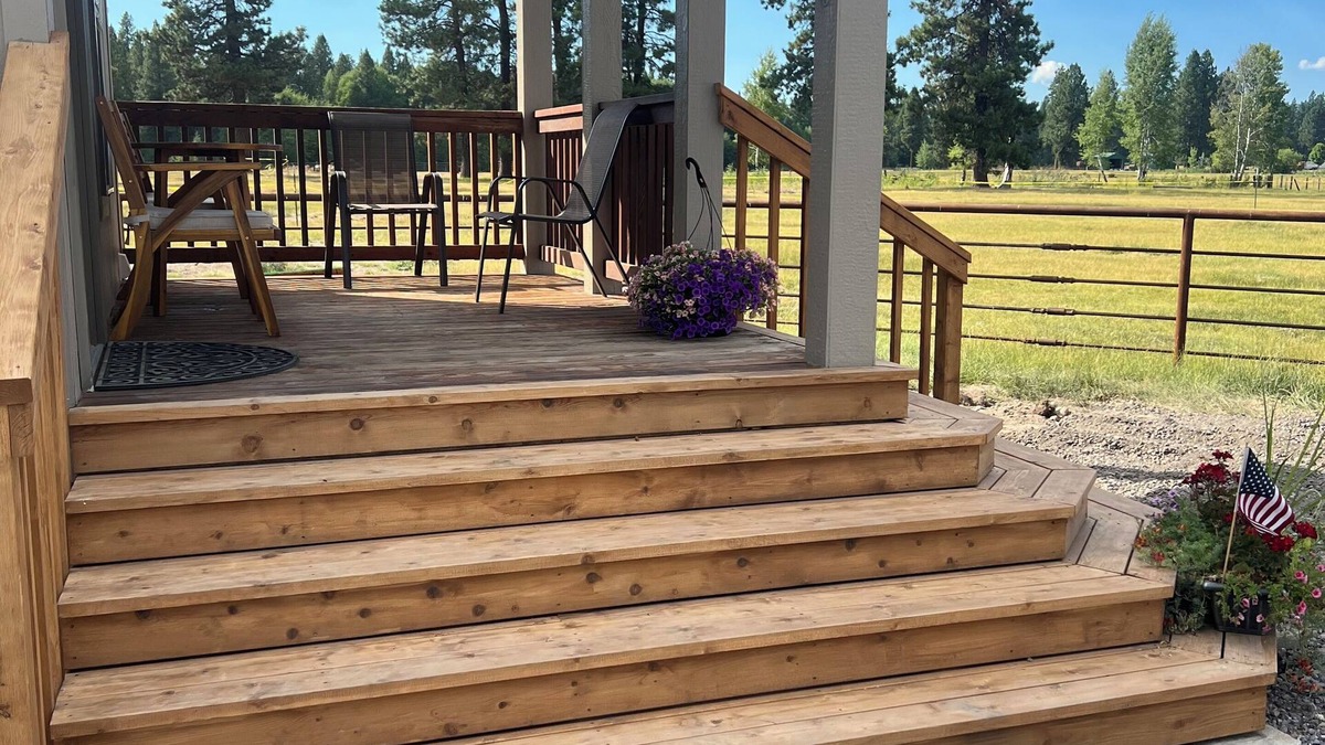 Chiloquin Cabin | Cozy 2-bedroom cabin on Cattle ranch, in Chiloquin, close to Crater LakeWiFi, AC
