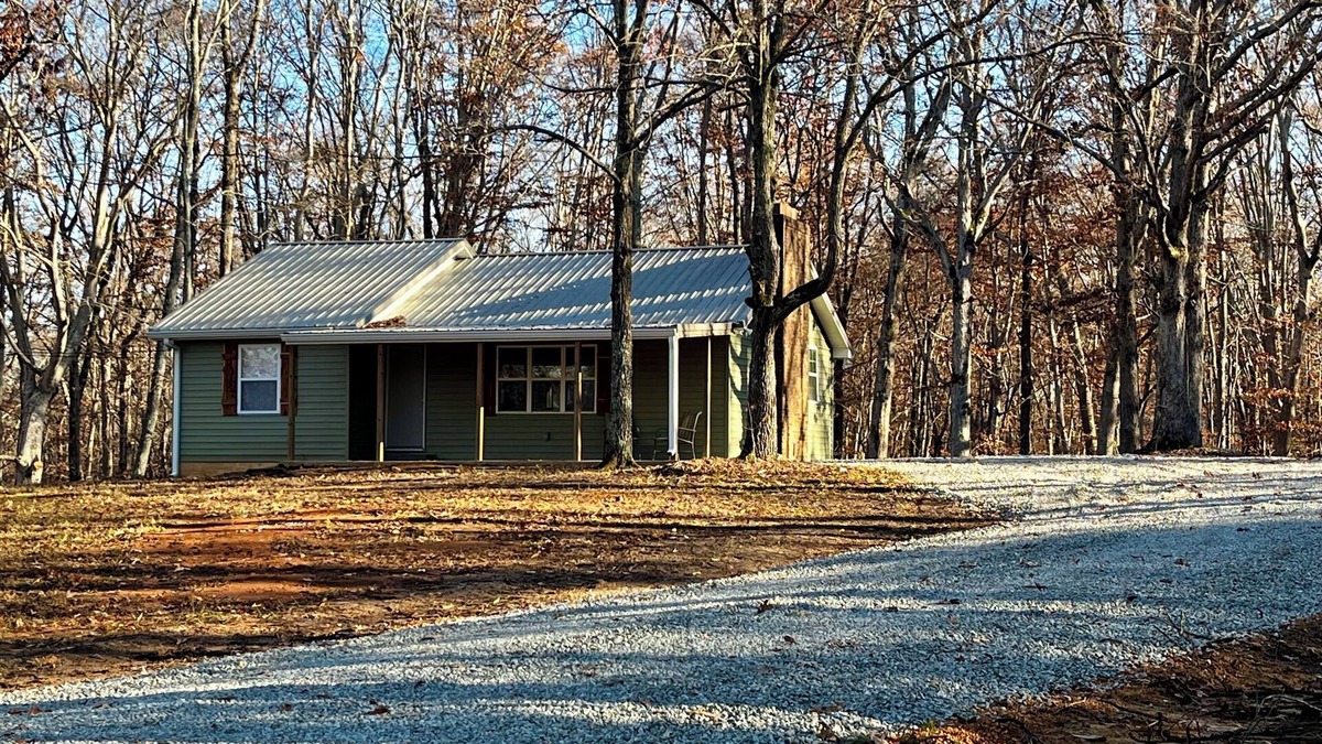 Lexington Cabin | Cozy 2-bedroom cabin in charming Lexington with WiFi, AC