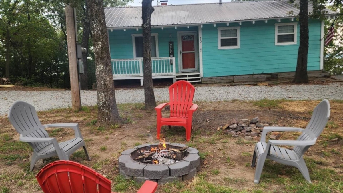 Crowder Cabin | Cozy 2-bedroom cabin by Lake Eufaula with Wi-Fi and Hot Tub