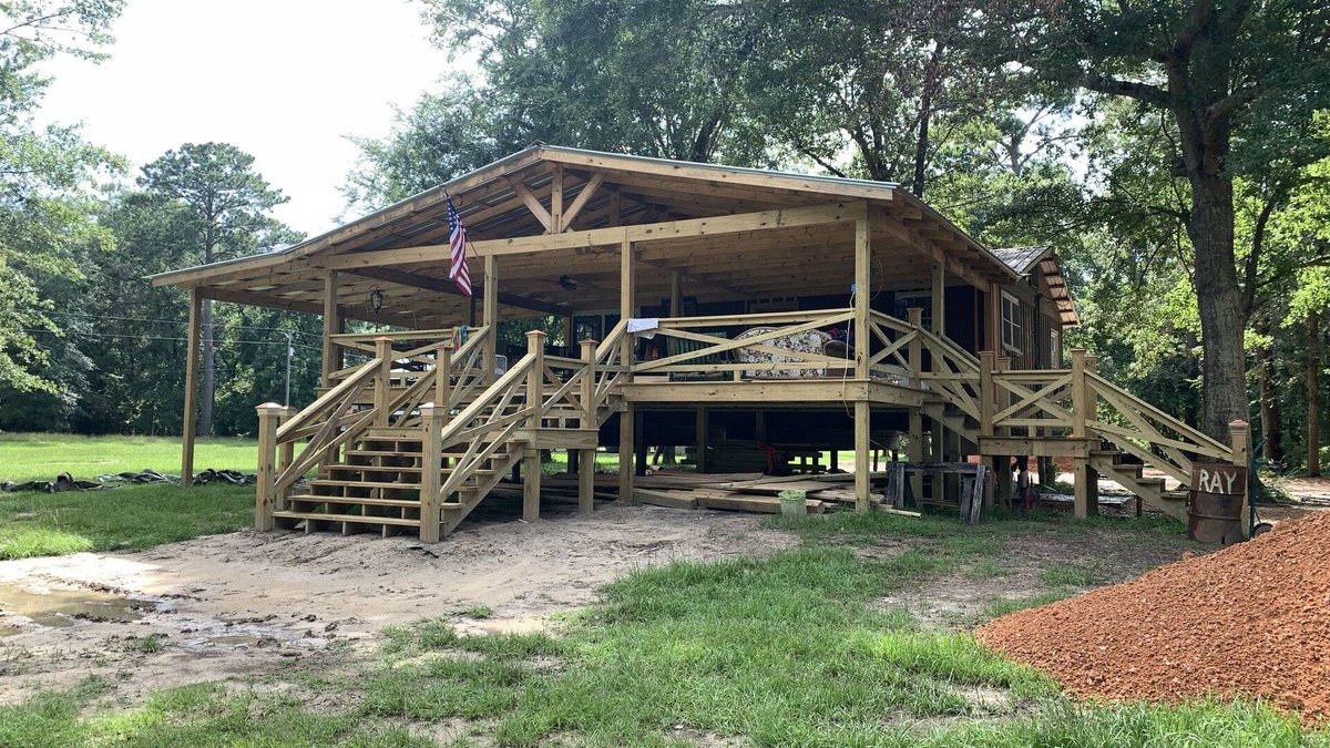 Kokomo Cabin | Cozy 2-bedroom cabin with AC and WiFi on the Pearl River in Angie. LA