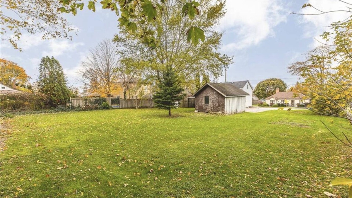 Kincardine Cottage | Cozy 2 bedroom close to the beach.