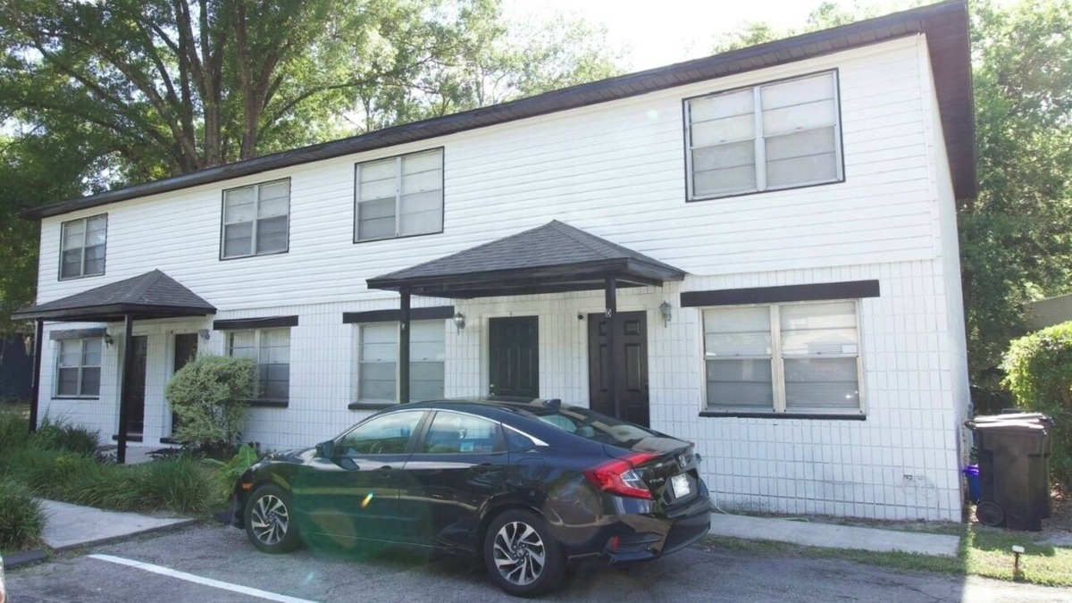 Gainesville Condo | Cozy 2-bedroom condo with WiFi, AC in quiet NW Gainesville, FL