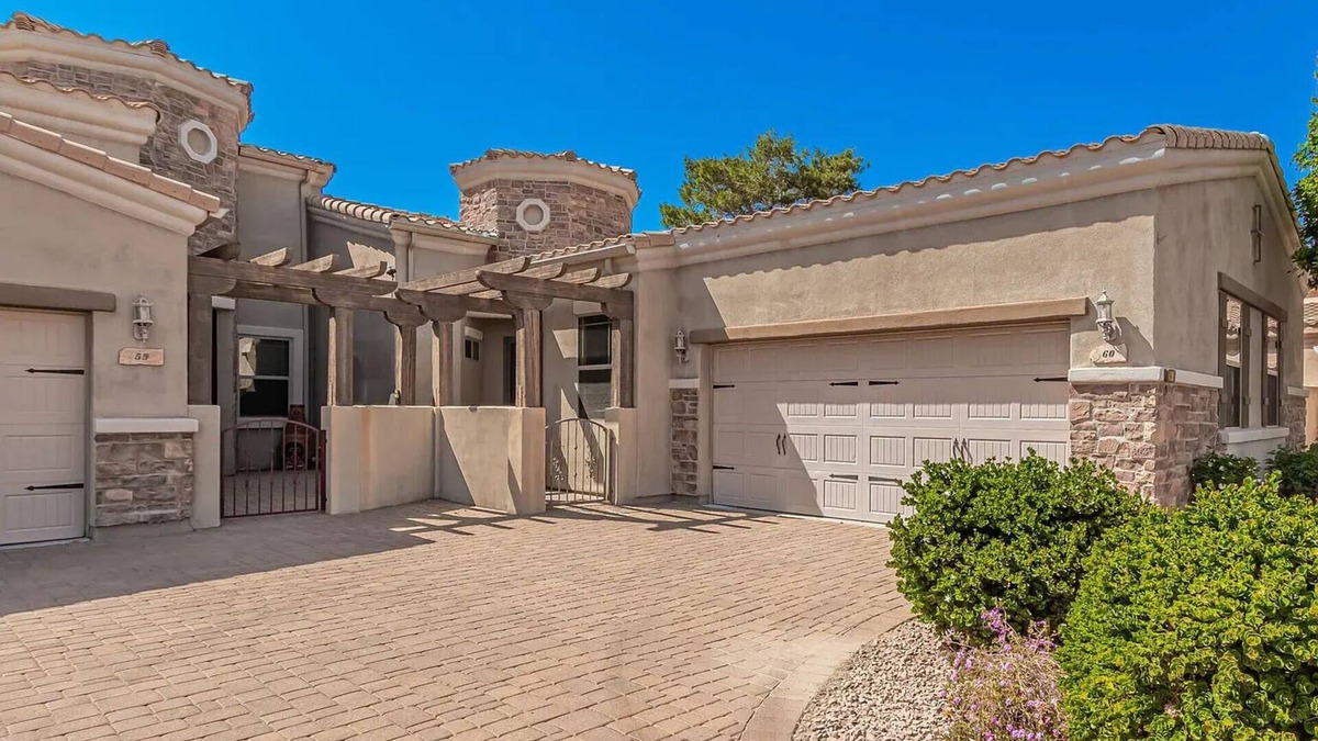 East Mesa Condo | Cozy 2-bedroom condo with fitness room, community pool, and hot tub- Mesa