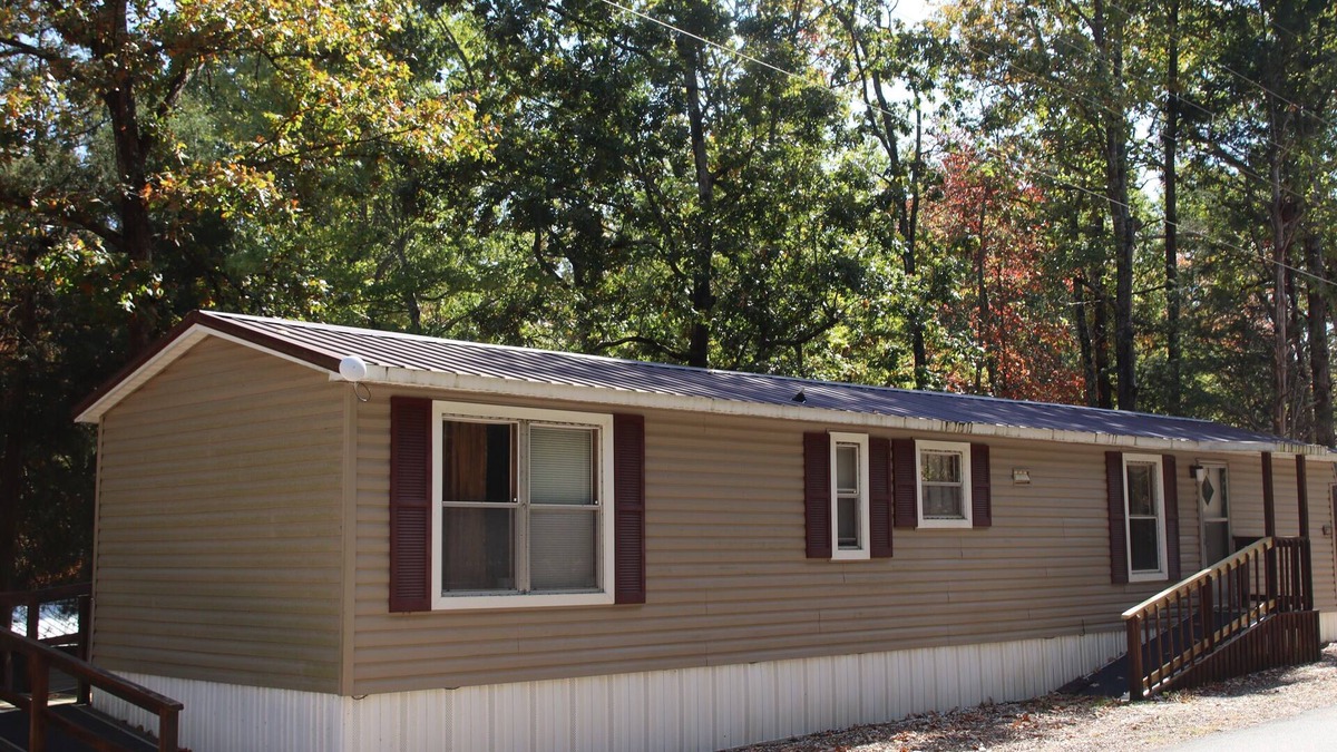 Camden House | Cozy 2-bedroom cottage - #20 on Kentucky Lake with great fishing and boating