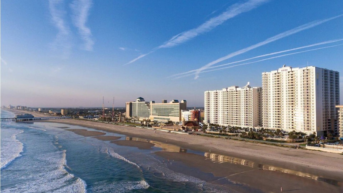 Smith's Memento Resort | Cozy 2-Bedroom Deluxe Suite in Beautiful Daytona Beach!