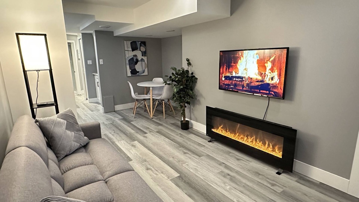 Kamloops Apartment | Cozy 2 Bedroom Double King Suite - Perfect for travelling workers