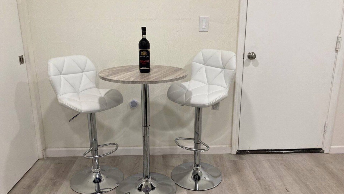 Pacheco House | Cozy 2-bedroom house with WiFi and AC in Pleasant Hill