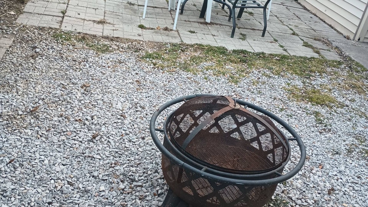 DeWitt House | Cozy 2-bedroom home 1 bath in DeWitt full kitchen Enclosed back yard, fire pit