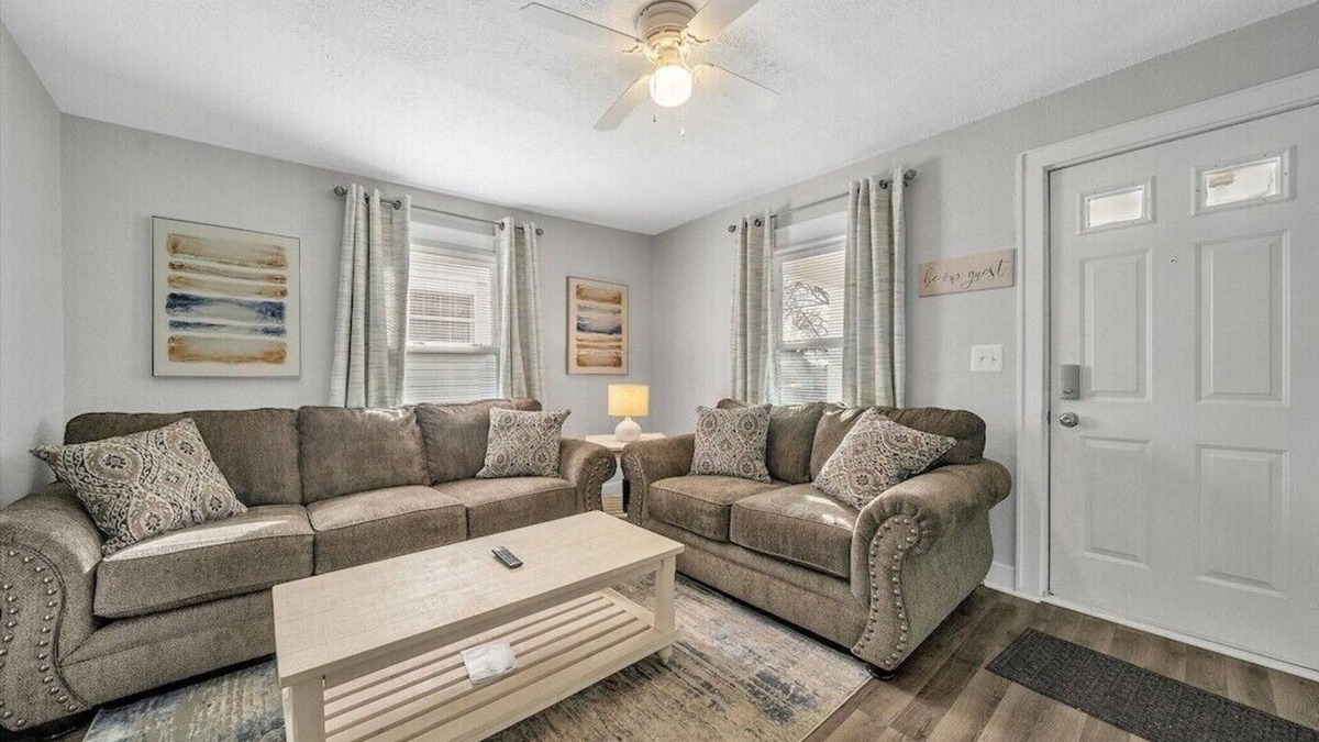 Lansing House | Cozy 2 bedroom home with Wi-Fi & large deck