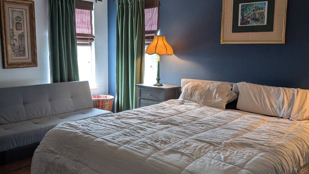 Pflugerville House | Cozy 2-bedroom house with WiFi, AC in fantastic Pflugerville