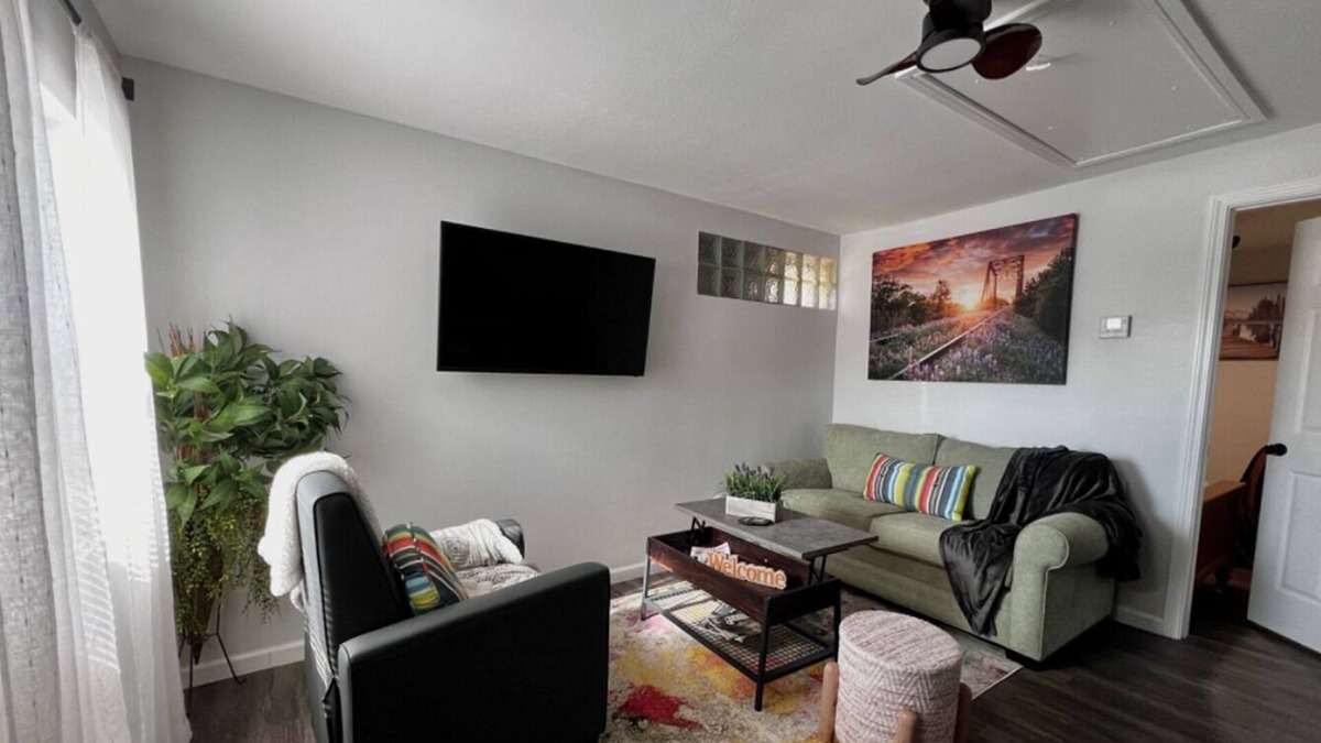 Behrman House | Cozy 2-bedroom house in beautiful New Orleans with AC, WiFi