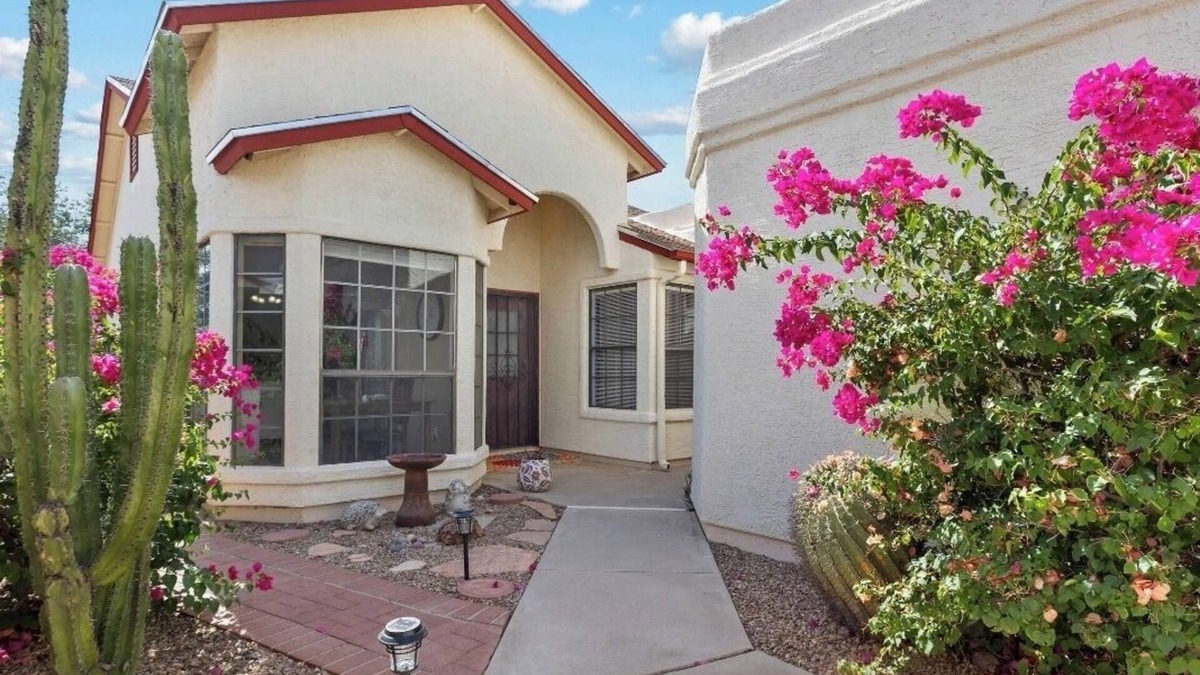 Casas Adobes House | Cozy 2-bedroom house directly across from Tucson National Golf Resort