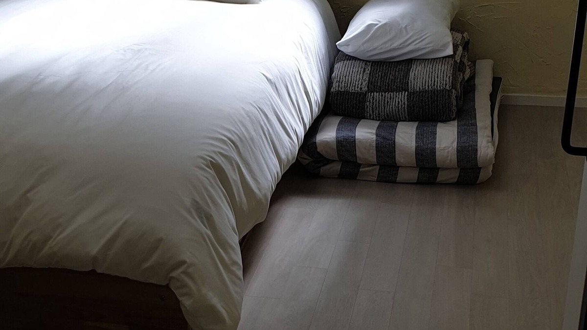 Uijeongbu House | Cozy 2-bedroom house in Euijeongbu. 1 hour from Airport with Direct airport bus.