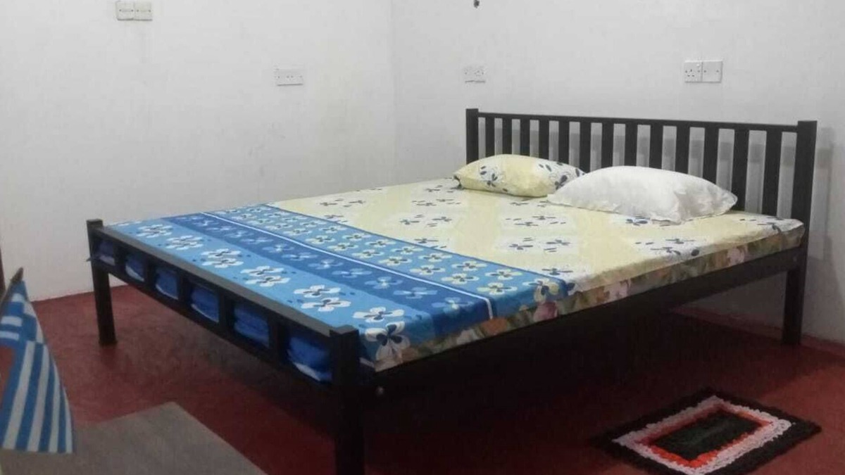 Seeduwa - Katunayake House | Cozy 2-bedroom house in charming Katunayaka with WiFi, AC