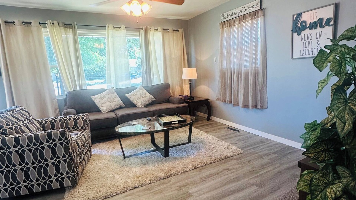 Kettering House | Cozy 2-bedroom house with WiFi, AC in enjoyable Dayton