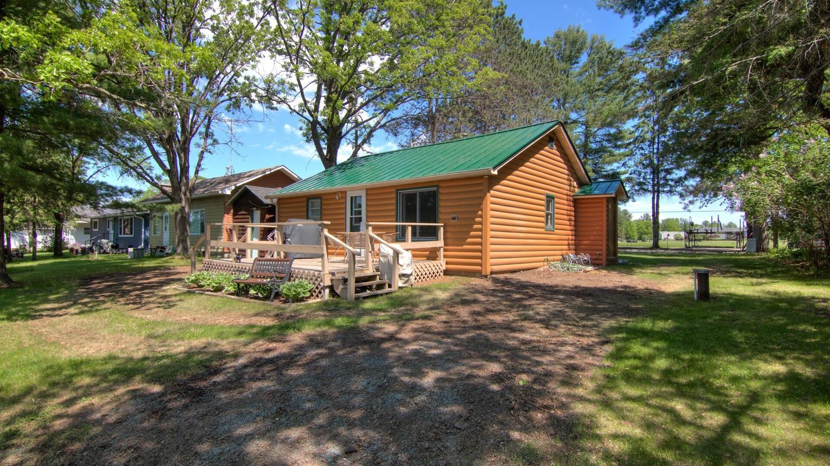 Holcombe Cottage | Cozy 2-Bedroom Lake Holcombe Cottage