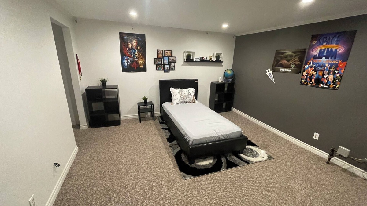 White Oaks House | Cozy 2 Bedroom lower level