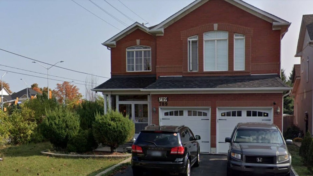 Meadowvale Village Apartment | Cozy 2-bedroom luxury suite near Toronto airport.