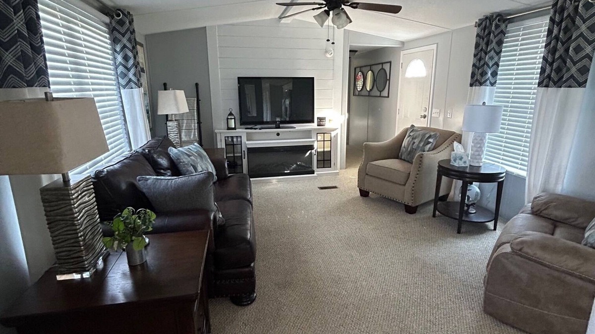 Wittenburg House | Cozy 2-bedroom Mobile home on farmland in charming Bethlehem