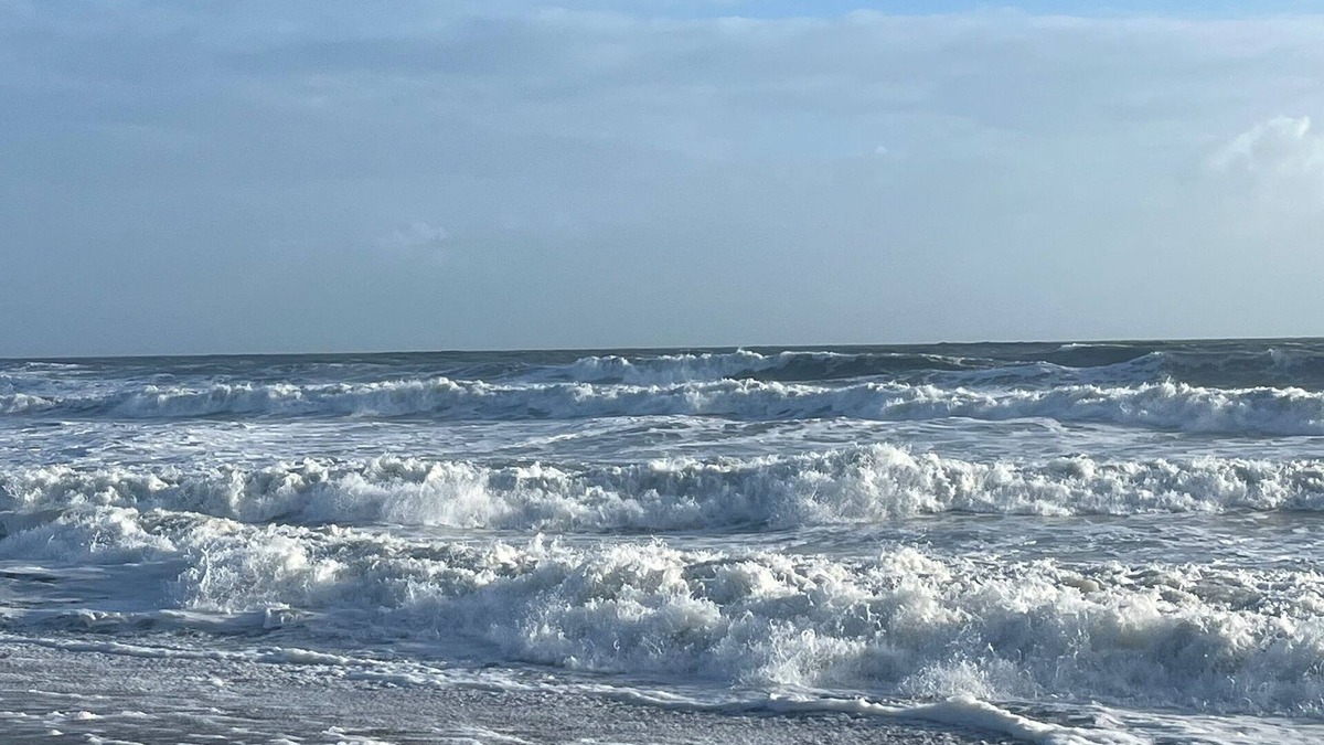 Cocoa Beach Resort | Cozy 2-bedroom resort in charming Cocoa Beach with AC, WiFi