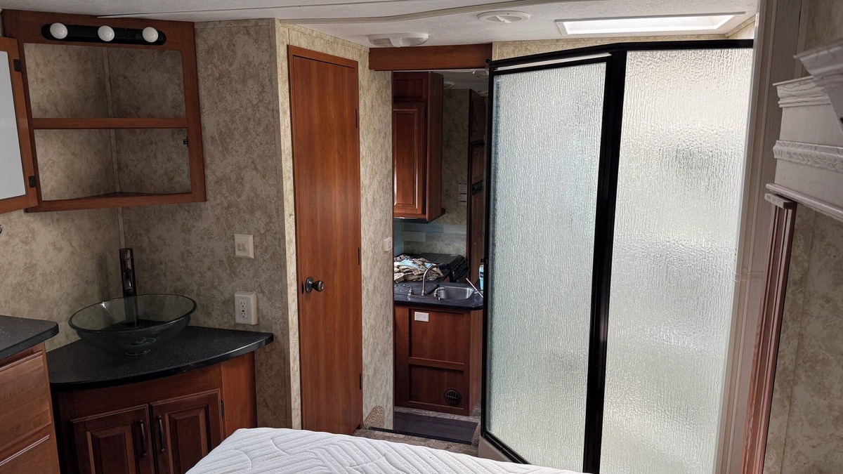 Nelson County House | Cozy 2-bedroom RV with AC, WiFi on the shore of Stump Lake/Devils Lake