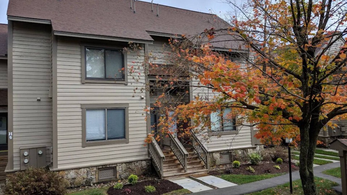 Rockwood Condo | Cozy 2-bedroom Seven Springs Ski-in/Ski-out Condo