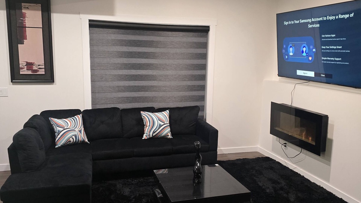 Chestermere Apartment | Cozy 2-Bedroom Suite: 5 Minutes Walk To Chestermere Lake