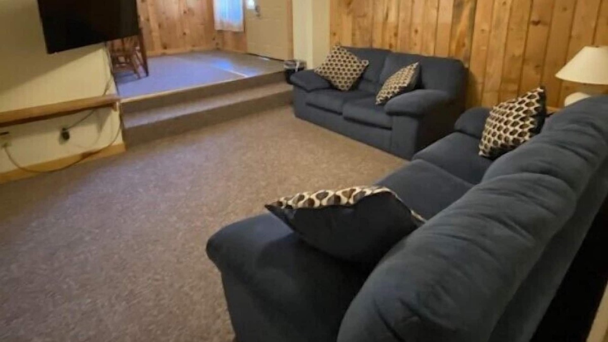 Stahlstown Cabin | Cozy 2 bedroom suite with living room. Close to hiking trails, ski resorts and family parks!