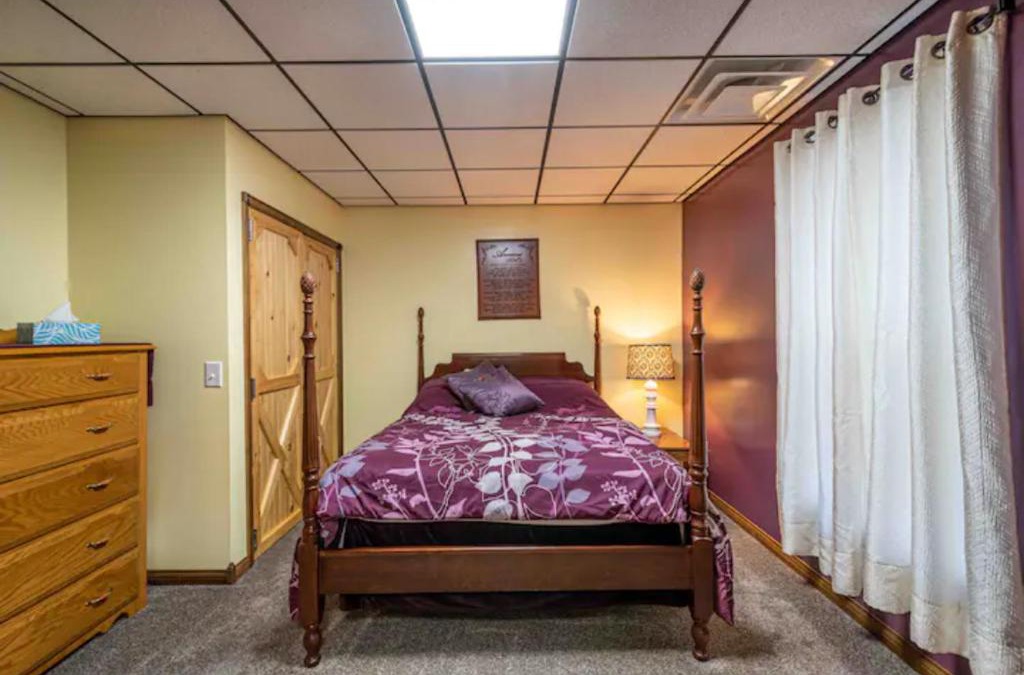 Wallingford House | Cozy 2-bedroom suite with an updated kitchen.
