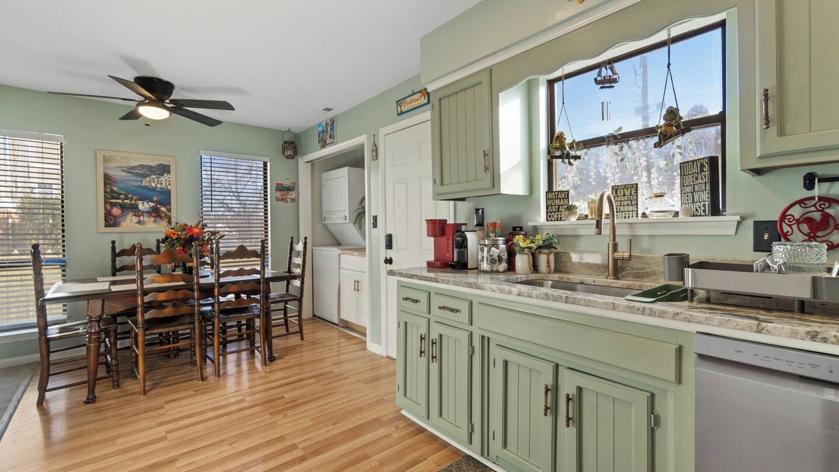 Chic's Beach House | Cozy 2-bedroom townhome in peaceful Virginia Beach with AC, WiFi