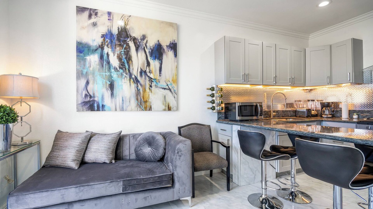 Eastlake Greens Apartment | Cozy 2-bedroom townhome elegant modern charming Chula Vista front golf course