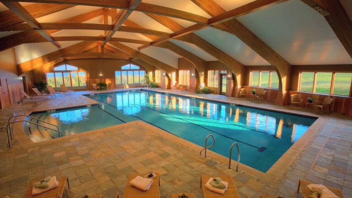 Moscow Cabin | Cozy 2-bedroom Trapp Family Resort cabin, with many amenities in Stowe, Vermont.