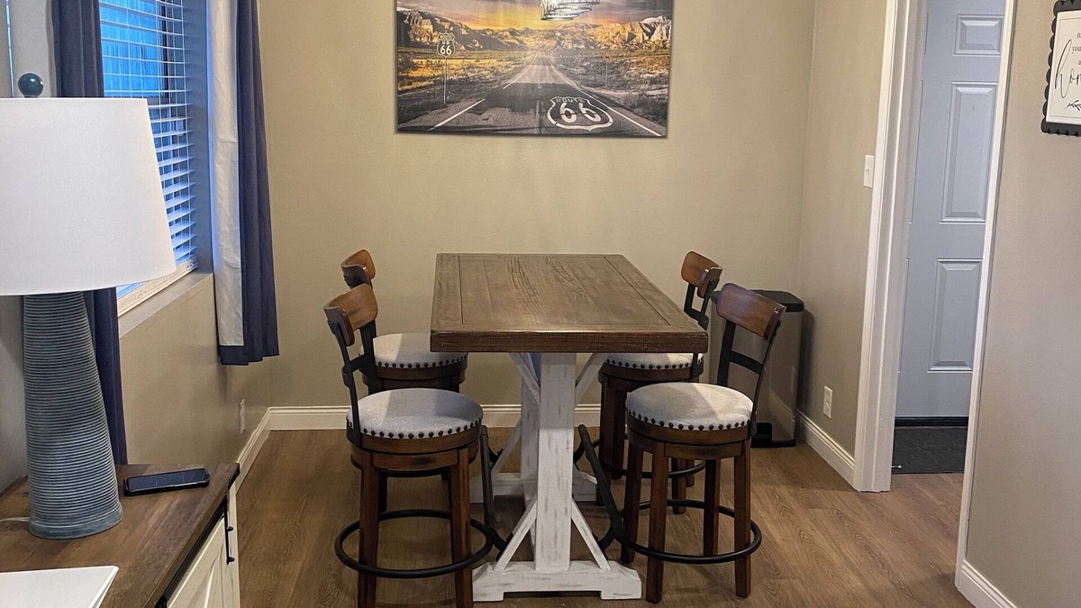 Galena Apartment | Cozy 2 bedroom unit close to Route 66, Joplin, and Downstream Casino