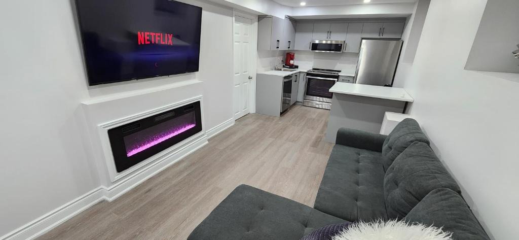 Georgetown Apartment | Cozy 2 Bedrooms & 2 Bathrooms Guest Suite with Electric Fireplace