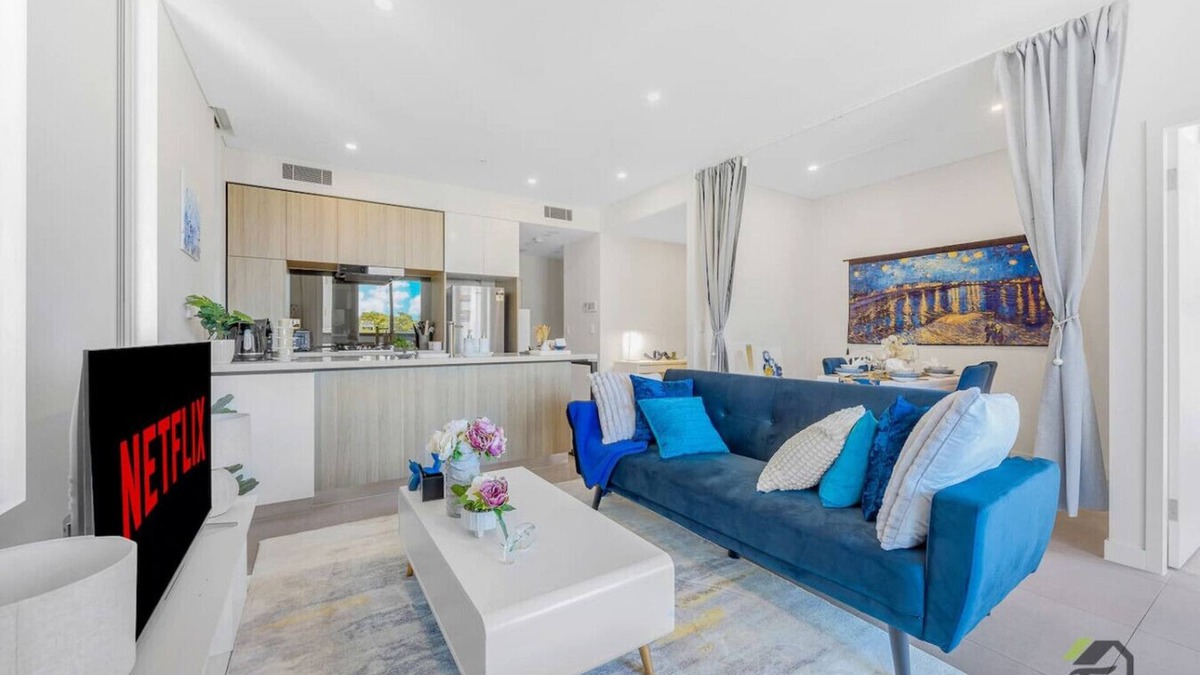 Burwood Apartment | Cozy 2 Bedrooms at Centre of Burwood