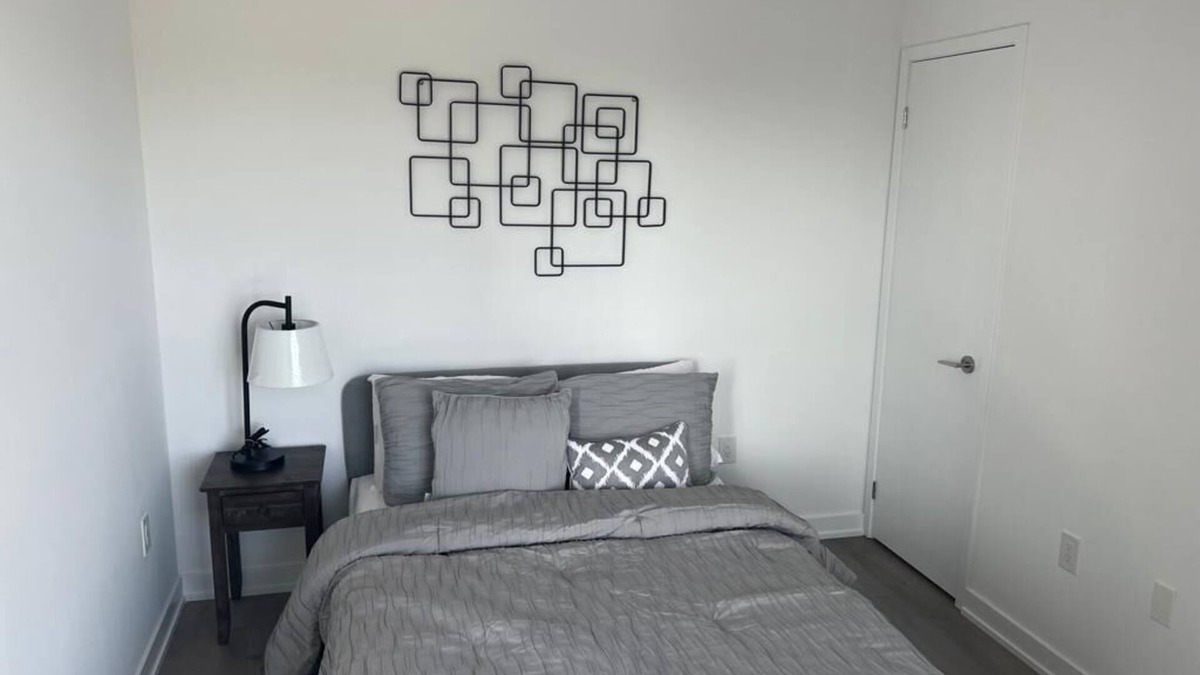 Vaughan Condo | COZY 2 BEDROOMS PLUS ONE FULL BATH IN THE NEW DOWNTOWN VAUGHAN, MINS FROM SUBWAY