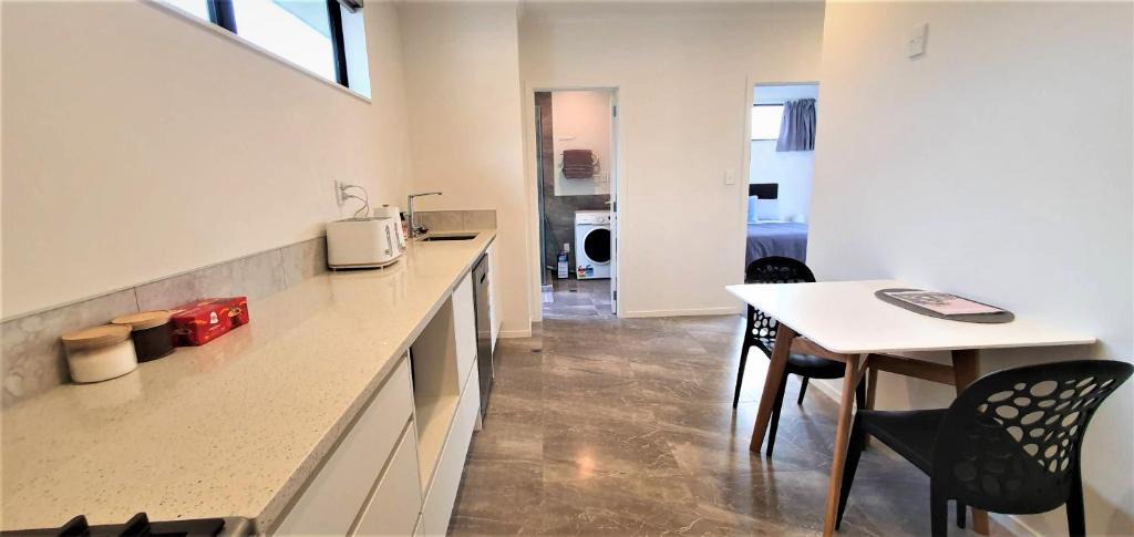 Hamilton House | Cozy 2- Bedrooms Unit In Hamilton
