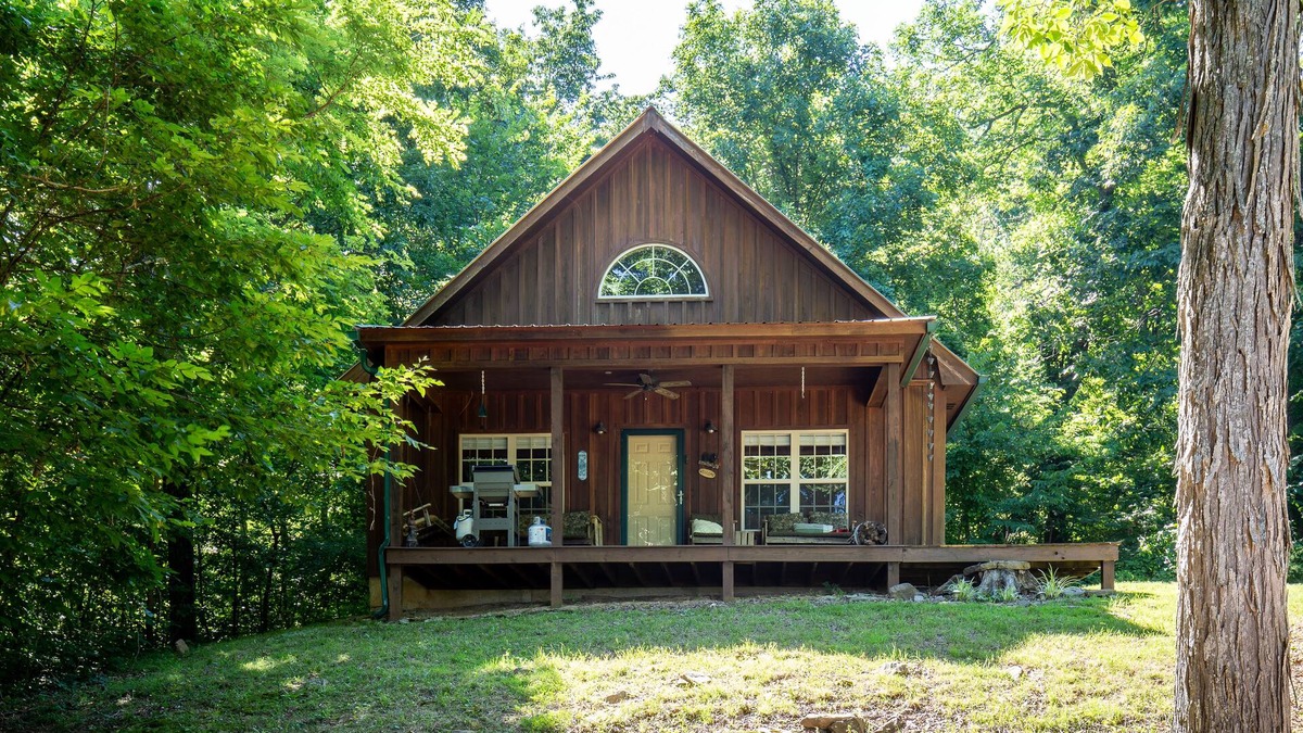 Jasper Cabin | Cozy 2-BR cabin in the beautiful Arkansas forest!