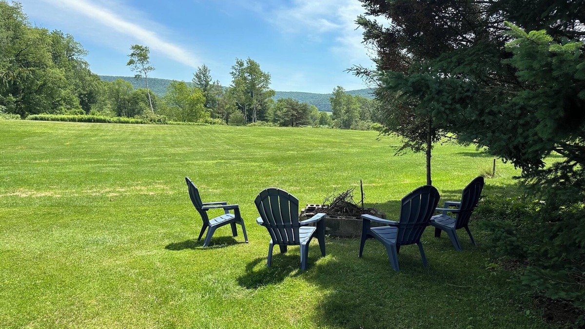 Milford Cottage | Cozy 2-BR King Beds 4 mi to Cooperstown Dreams Park