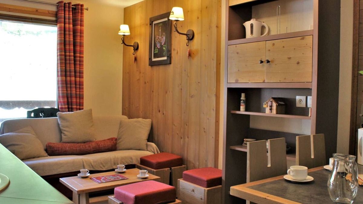 Risoul Apartment | Cozy 2-room Apartment for 5, Pool & Sauna, Near Slopes & Shops, Pet-Friendly, South-West Balcony