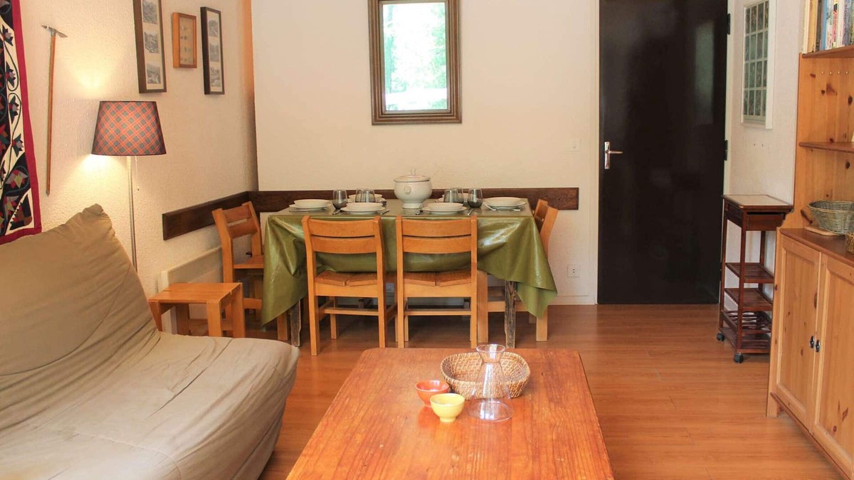 Les Claux Apartment | Cozy 2-Room Mountain Apt, 6 Guests, 30m to Slopes, Central Vars