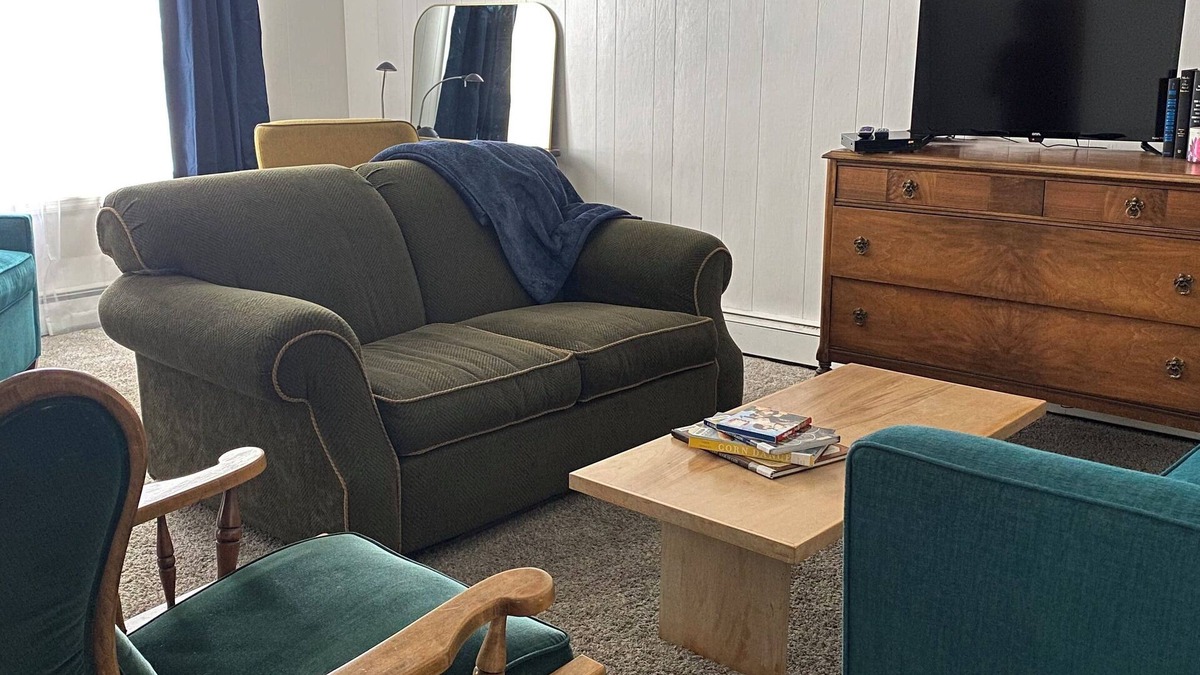 Chisholm House | Cozy 20s Vintage 2BR House in Chisholm