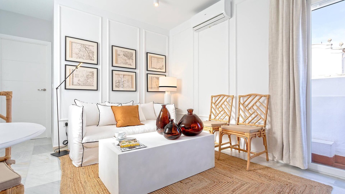 Distrito Centro Apartment | Cozy 2BD apartment near teatro romano. Plaza de las Tendillas