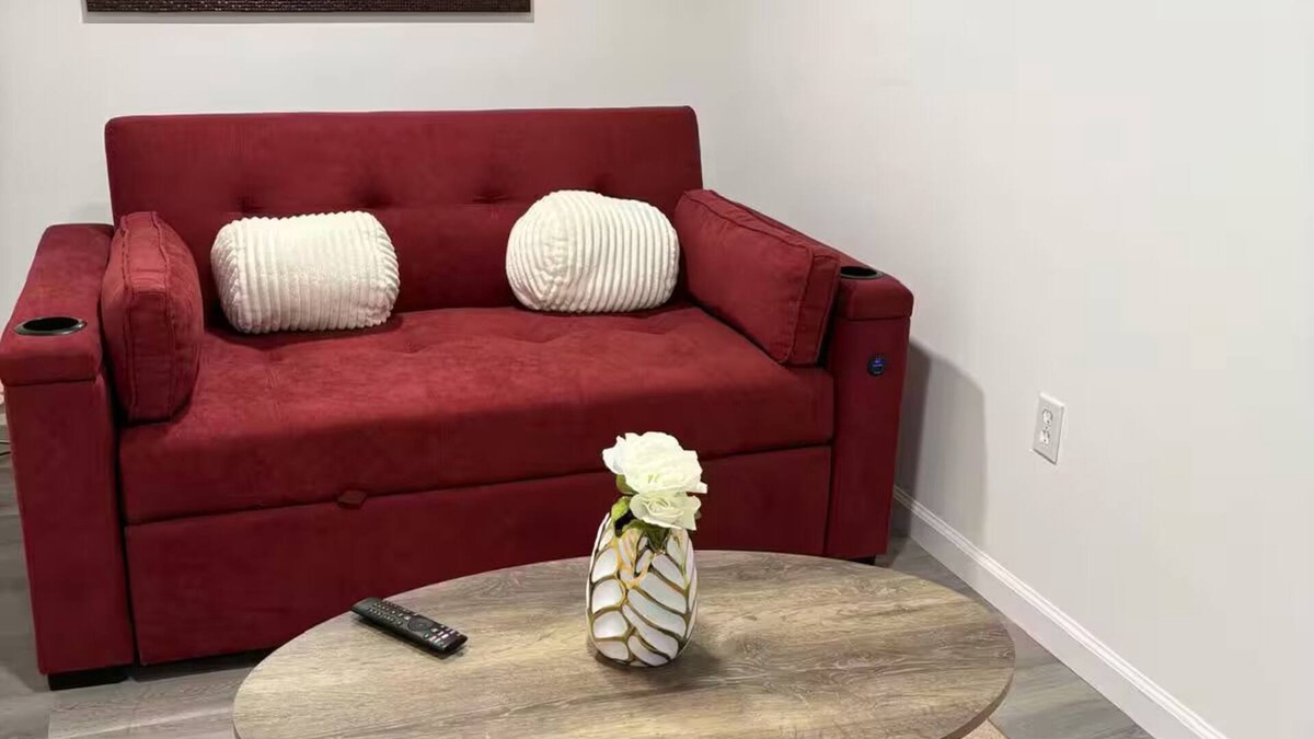 Union City Apartment | Cozy 2BD Basement Haven in the Big Apple…