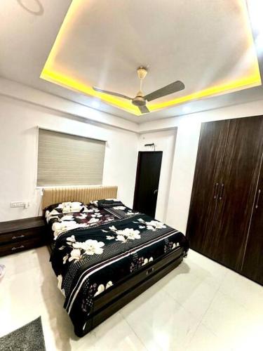 Nagpur Apartment | Cozy 2BHK with Balcony & Kitchen